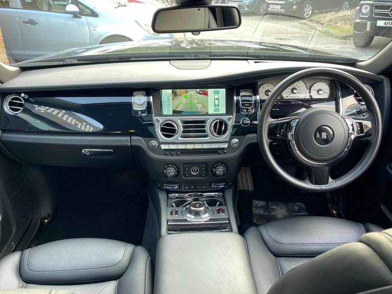 ROLLS-ROYCE GHOST