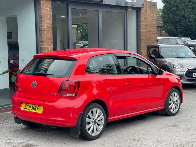 VOLKSWAGEN POLO