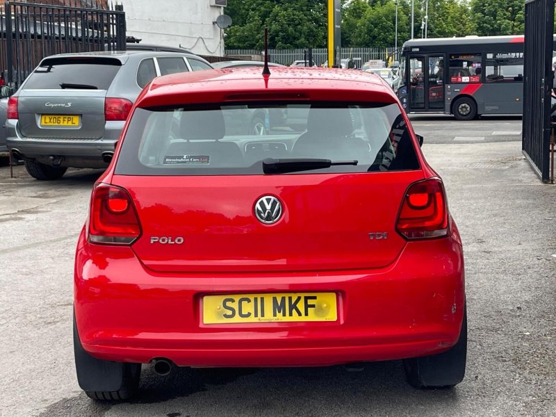 VOLKSWAGEN POLO