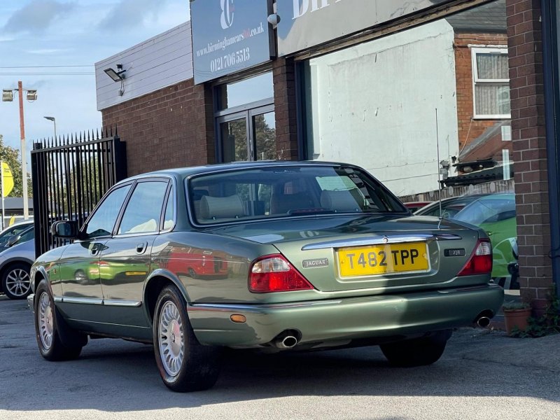 JAGUAR XJ