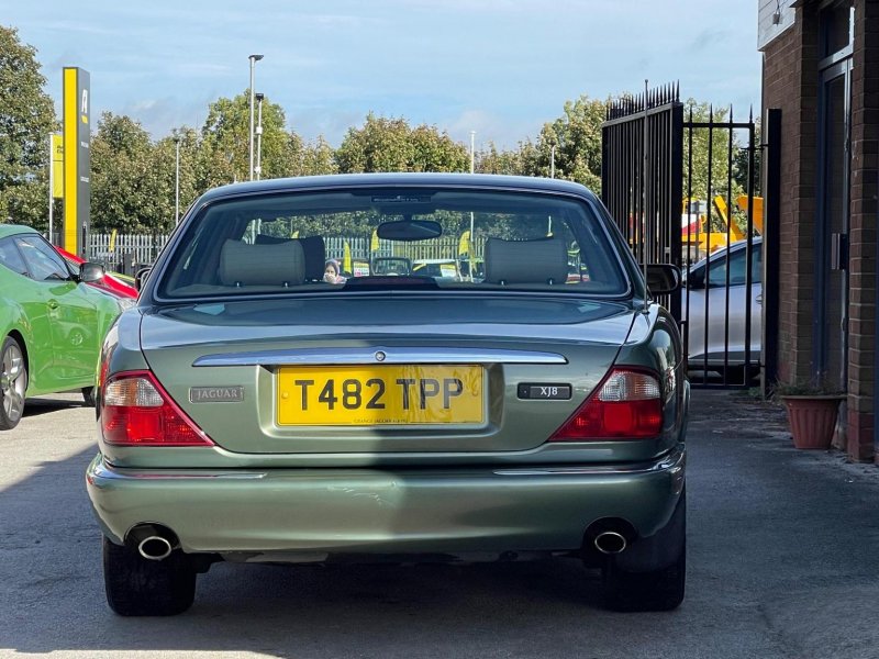 JAGUAR XJ