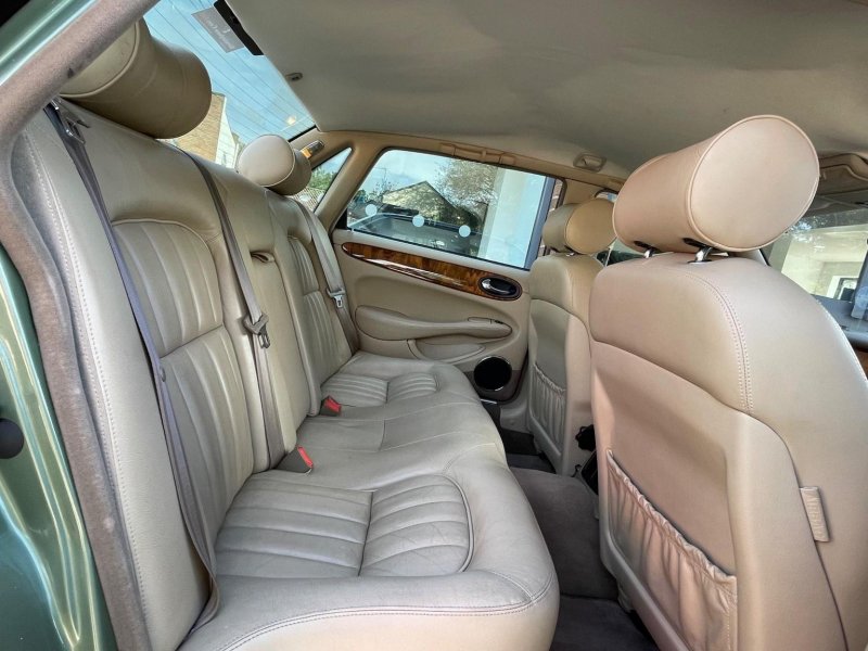 JAGUAR XJ