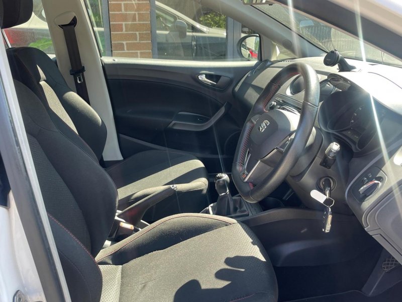 SEAT IBIZA