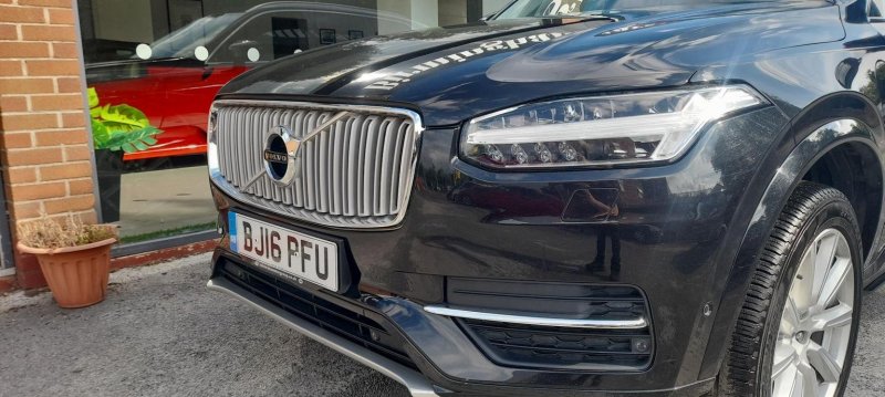 VOLVO XC90